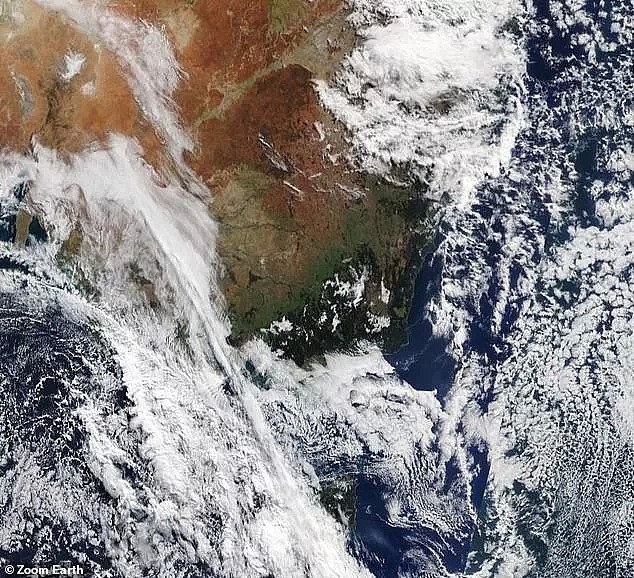 悉尼进入狂风雷暴雨模式！1天下1个月的雨，连下3天！冰雹、洪水席卷全澳 - 21