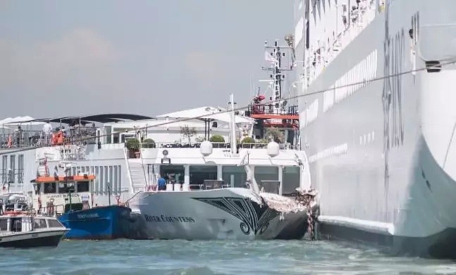 恐怖视频！50米高巨型游轮失控碾上码头 110名游客疯狂逃命！（视频/组图） - 5
