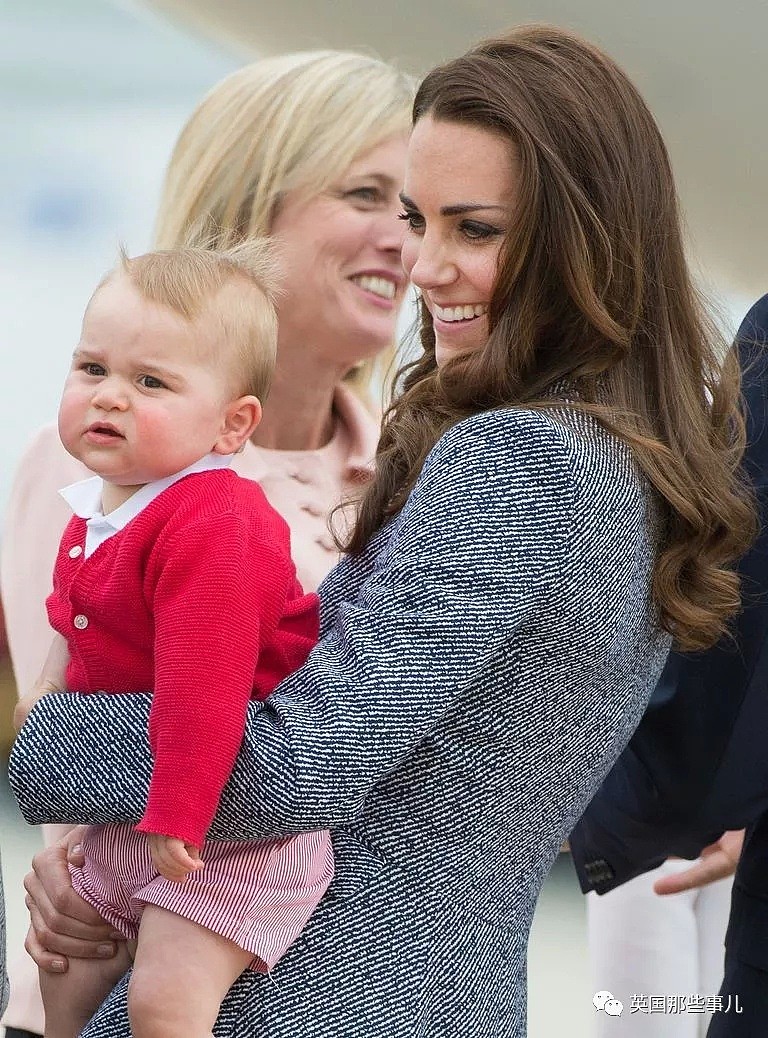 各种嫌弃！英国王室又多一个臭脸宝宝，这不爽的小表情，跟乔治神同步啊（组图） - 8