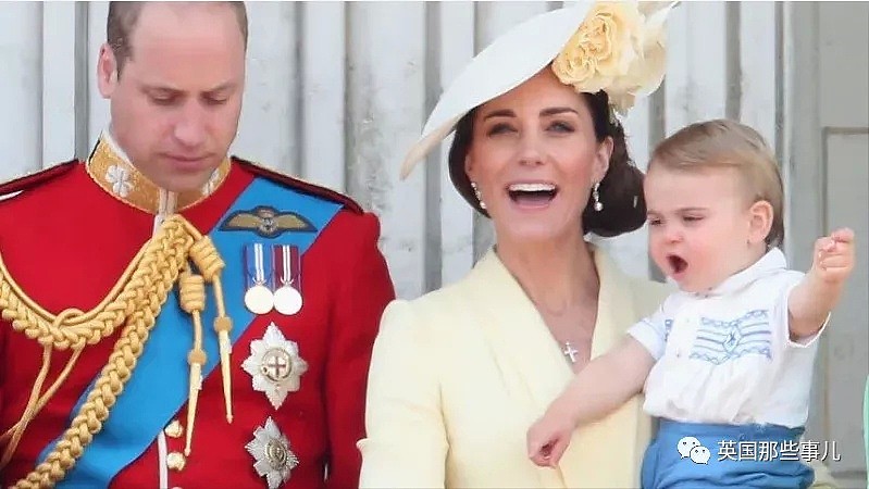 各种嫌弃！英国王室又多一个臭脸宝宝，这不爽的小表情，跟乔治神同步啊（组图） - 33