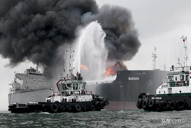 俄罗斯港口突发爆炸，油轮引擎燃起大火，3死5伤1人生死未卜