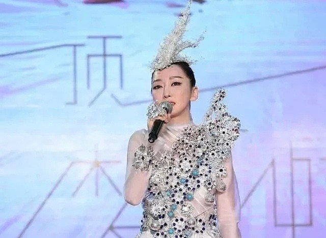 她与富豪相识1个小时就闪婚，在央视丢尽脸面，身家过亿（组图） - 7