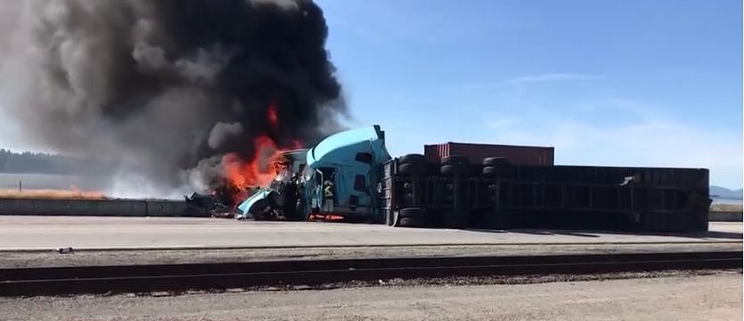 恐怖！大温两大卡车惨烈相撞 爆炸起火 37岁亚裔司机被活活烧死（组图） - 3