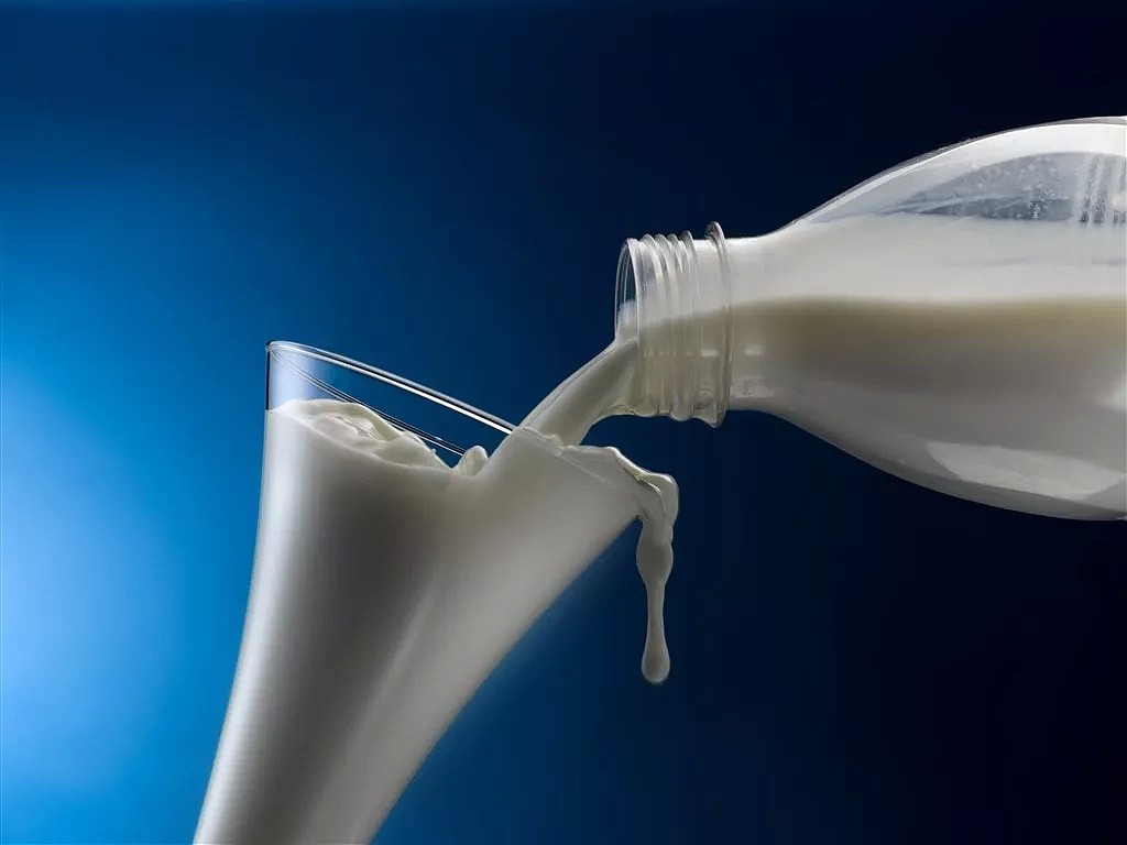 【财经时讯】新州维州召回8款牛奶 疑含有清洁剂 ASIC加强对澳新银行监督 责令其退出“丑闻”业务 - 1