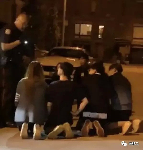 一群中国留学生给警察集体下跪：窝里横的人，到国外全被收拾好了（组图） - 1