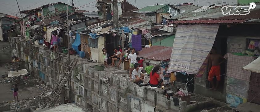 住墓地，吃垃圾，身处绝望的贫民窟，生孩子是他们的唯一乐趣（组图） - 14