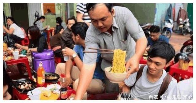 越南这家“悬浮面”火了，食客吃完都有一个感觉：智商被玩弄！（组图） - 1
