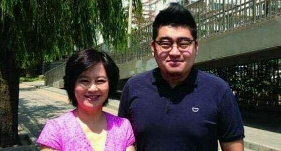 鞠萍26岁儿子照片曝光，网友：没遗传到妈妈的基因