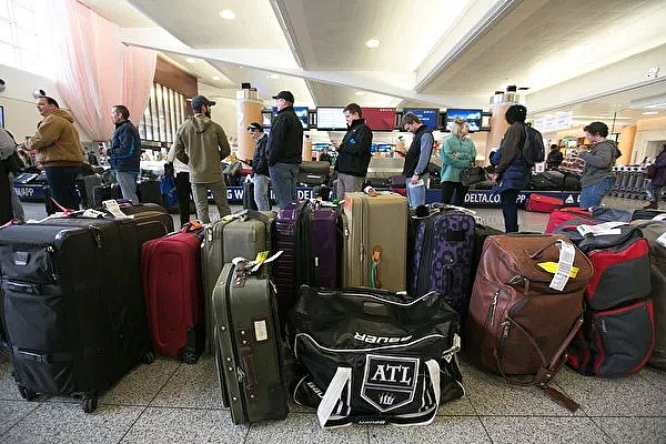 揭秘：机场无人认领的行李都去哪儿了？结果完全出乎预料....（组图） - 4