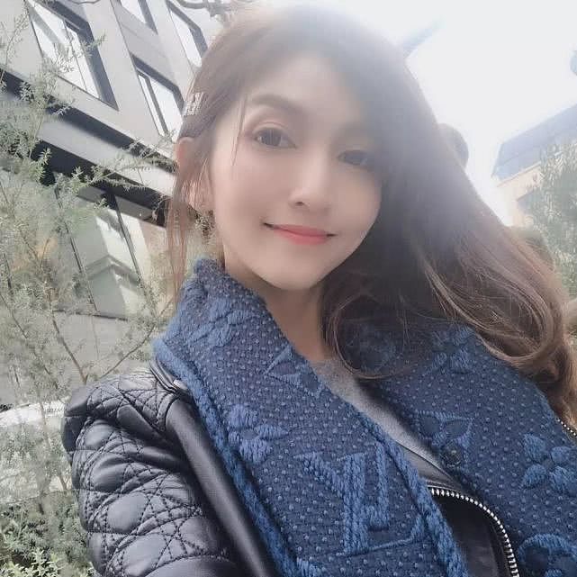 比马伊琍郑秀文谢杏芳林凤娇大度，女星在老公出轨后宣誓：换我为你撑伞！（组图） - 9