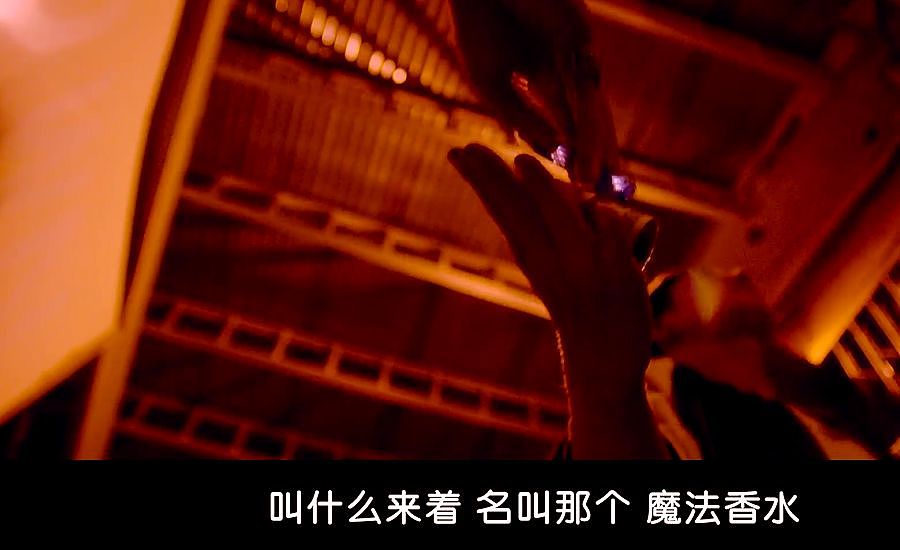 地铁偷拍，优衣库藏针孔摄像头：黑色产业链下，14亿中国人再无隐私（视频/组图） - 9