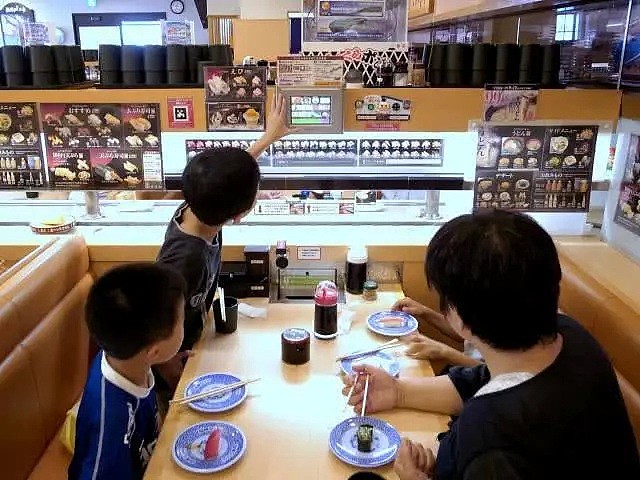 日本回转寿司卖这么便宜，靠什么赚钱？看完才发现满满都是“套路”！（组图） - 5