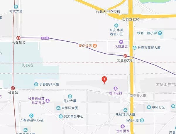 这是人干的事吗！男子站12楼窗台向下小便…（组图） - 2