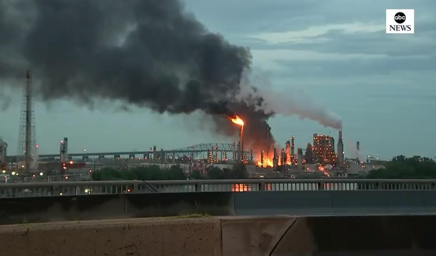 突发！美国费城炼油厂发生大火，导致连环爆炸（组图） - 3