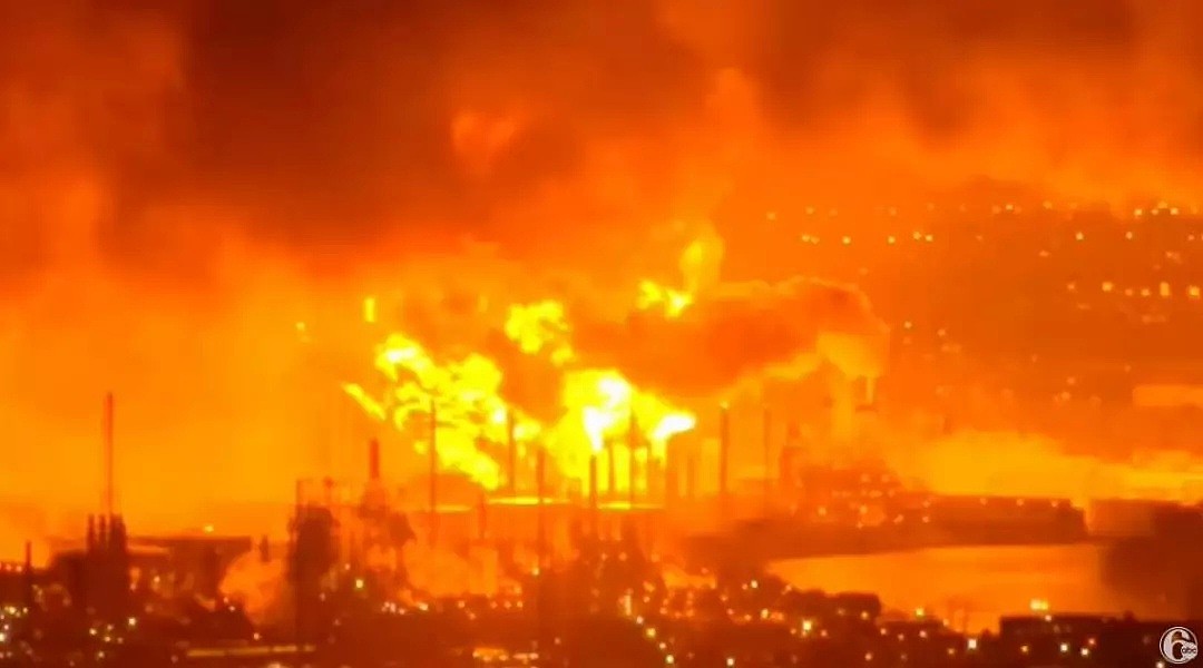 美国大型炼油厂突发爆炸 巨大橘色火球照亮天空 油价闻讯暴涨！（视频/组图） - 3