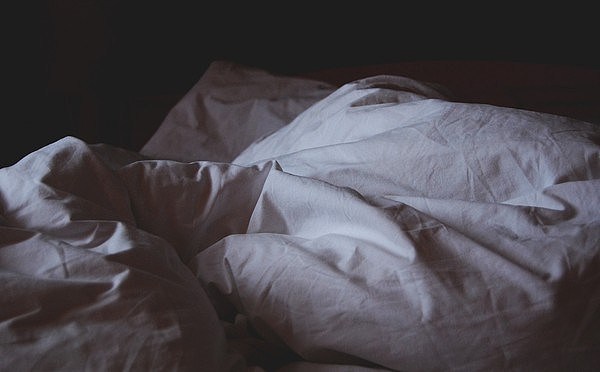 ▲▼卧室,床,棉被,凌乱,死亡,性爱。 （图／取自免费图库pixabay）