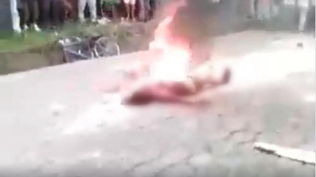 非人性折磨之印度女孩因参加教堂的祈祷会而被当街活活烧死了