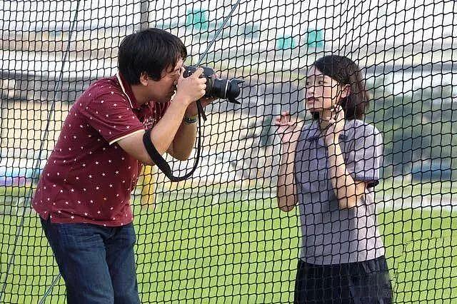 日本摄影师镜头下的制服少女，这么诱惑却没人敢说低级…