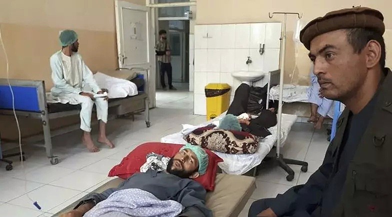 快讯！阿富汗喀布尔爆炸死亡人数上升至40人，100人受伤（视频/组图） - 4