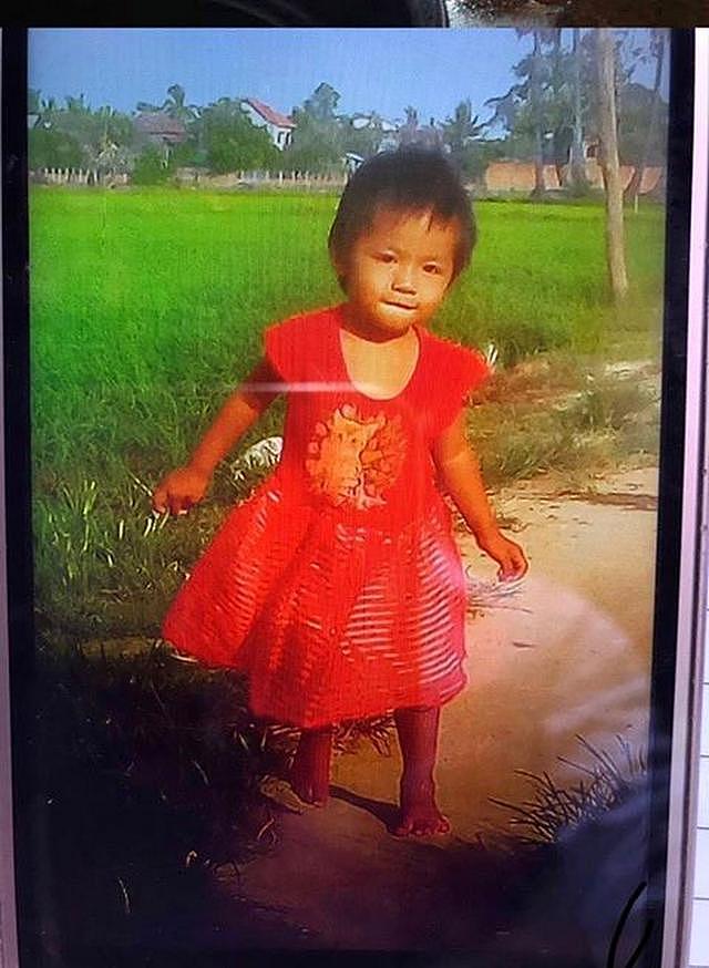 柬埔寨2岁女娃跌鳄鱼池！被啃剩一颗头颅，妈妈抱颅骨痛哭