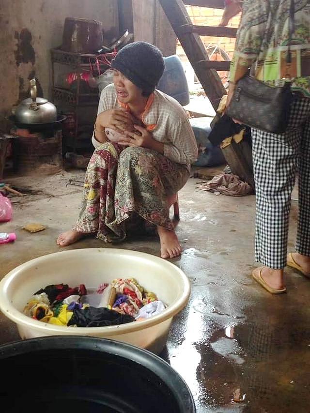 柬埔寨2岁女娃跌鳄鱼池！被啃剩一颗头颅，妈妈抱颅骨痛哭