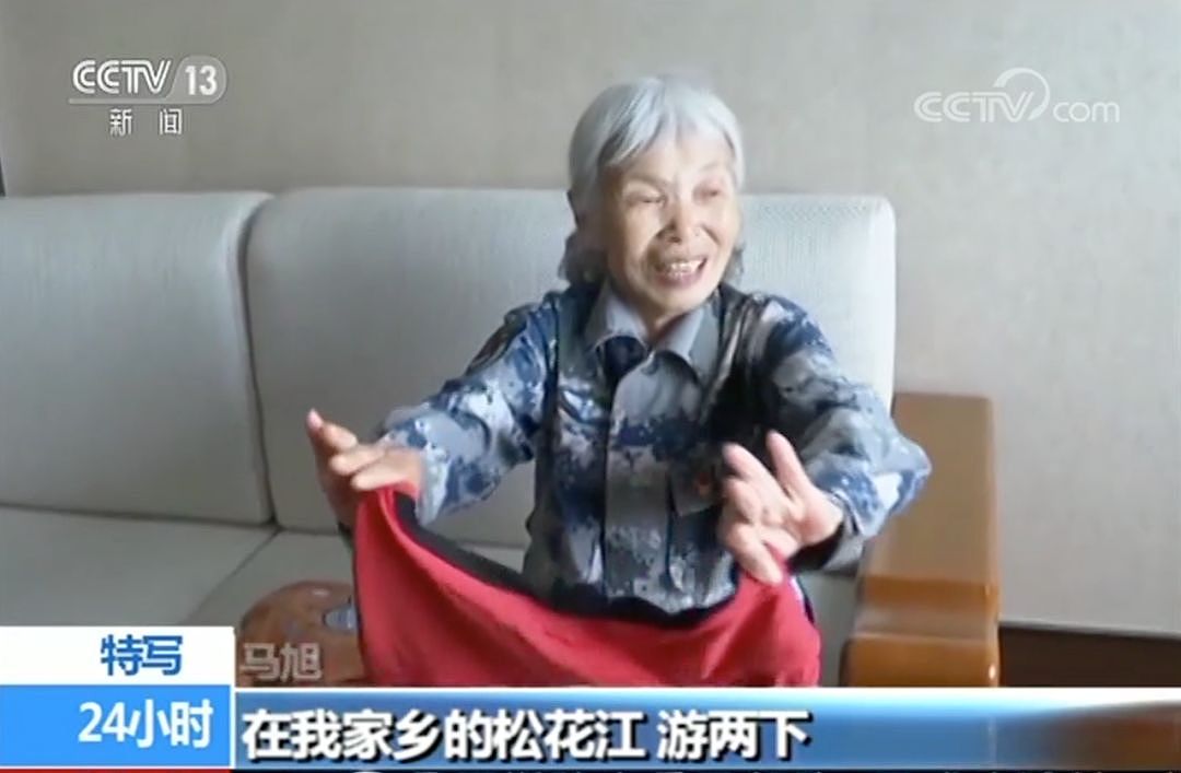 86岁女空降兵重回故土，最贵的鞋子15元却捐出千万毕生积蓄（视频/组图） - 3