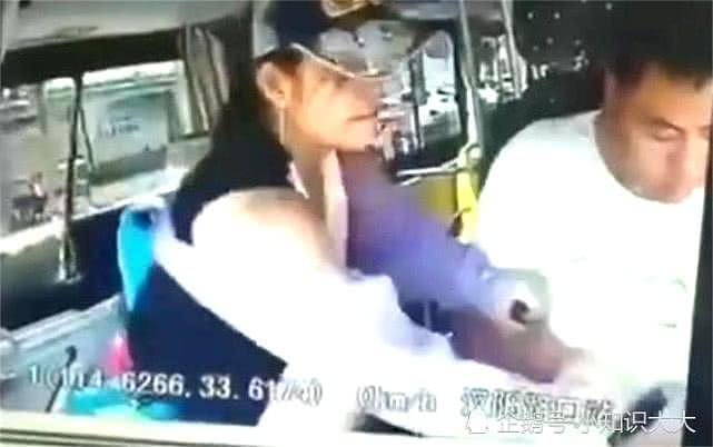这个河南女乘客好烈！不顾形象拳打、脚踹公交司机，已被刑拘 （组图） - 2