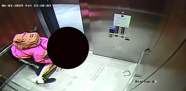 太吓人了！多伦多35岁女子电梯内遭背包男暴力袭击，并称有手枪（组图） - 1