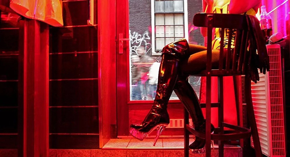 阿姆斯特丹要从良？红灯区妓院面临关闭，以后可能看不到性感橱窗女郎了（组图） - 9