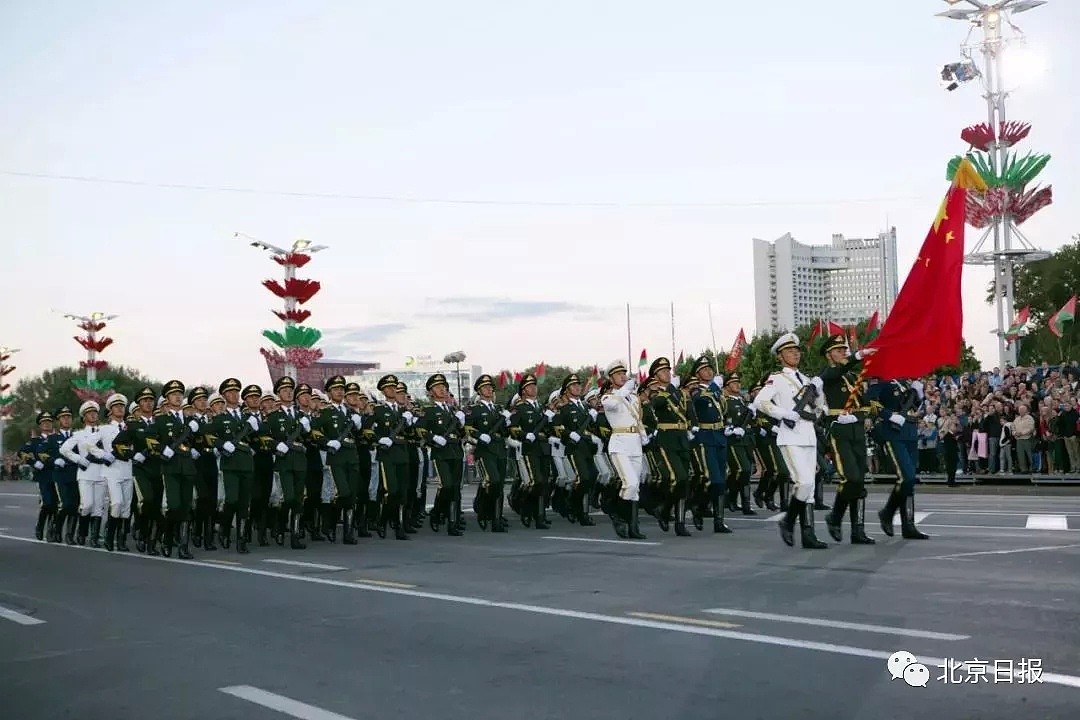 “向前看！” 这个国家的阅兵仪式上，喊出中文口号（视频/组图） - 14