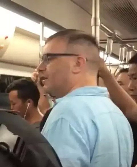 外国男子在中国地铁公然辱华，律师：可以驱逐出境（视频/图） - 2