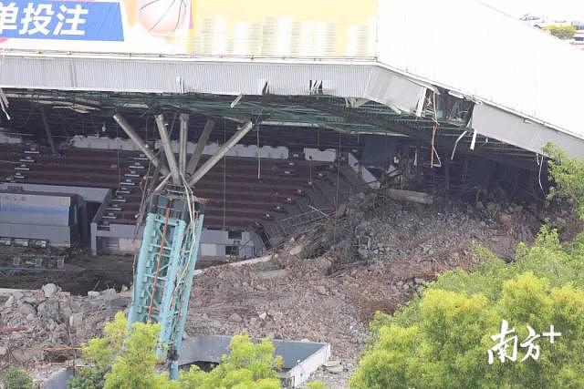 深圳体育中心拆除时坍塌，多人被埋，仍有人员被困（视频/组图） - 3