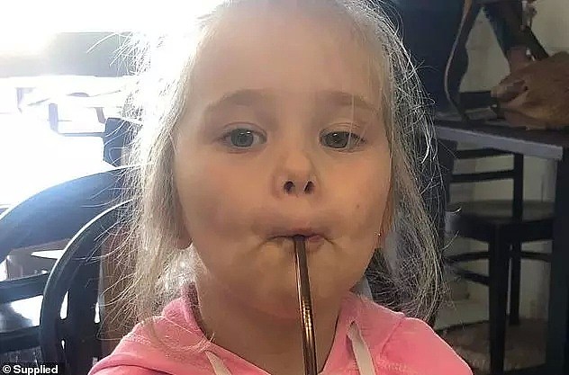 “一定要开闪光灯！”澳洲妈妈拍照救了4岁女儿一命！眼睛出现白点可能是癌症信号！ - 4