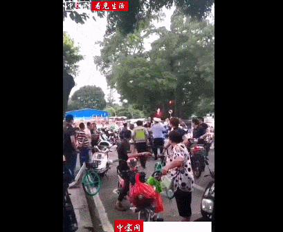 老外在福州街头暴力抗法，民众自发将其包围（视频/组图） - 3