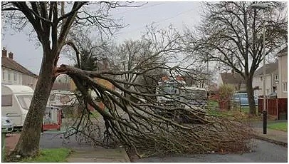 狂风暴雨冰雹，三重极地寒流袭击澳洲！华人区城铁延误，大巴车祸一死九伤！（组图） - 13