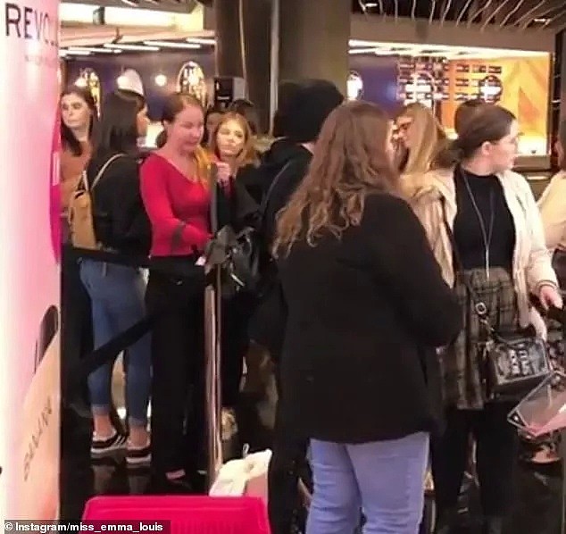 疯抢！风靡全球的英国美妆品牌Revolution登陆澳洲！墨尔本几百人排队数小时只为买它！ - 3