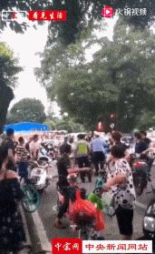 外国留学生在中国街头暴力抗警！处罚结果公布后，网友坐不住了（组图） - 7