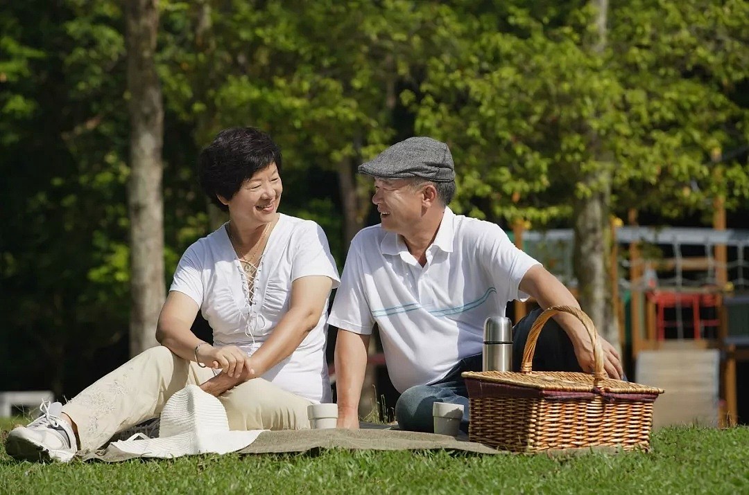 60岁后坚决离婚的中国夫妻：婚姻死了，爱情可以重觅（组图） - 24