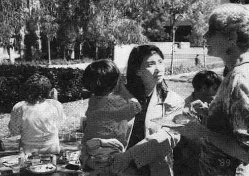 中国女歌手在最红的时候嫁日本人销声匿迹，多年后将三个儿子送进了斯坦福！（组图） - 15
