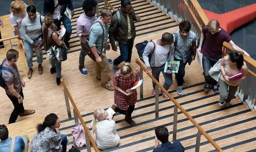 中国留学生申请留学英国人数大增30%！英国教育越来越受到国人青睐！（组图） - 9