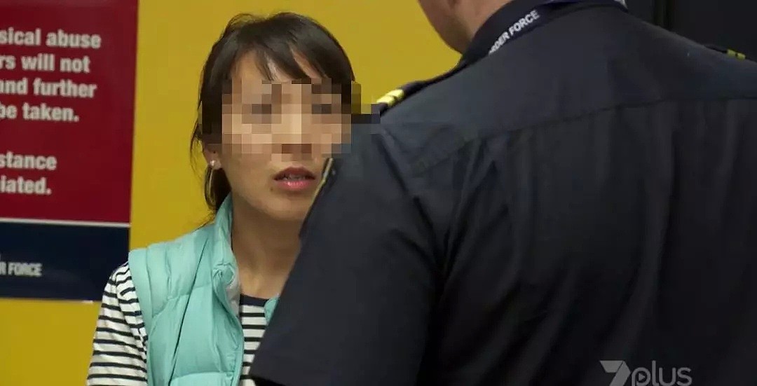 中国美女导游竟有双重身份，澳机场入境被拦，当场遣返！一团中国游客蒙圈…（视频/组图） - 8