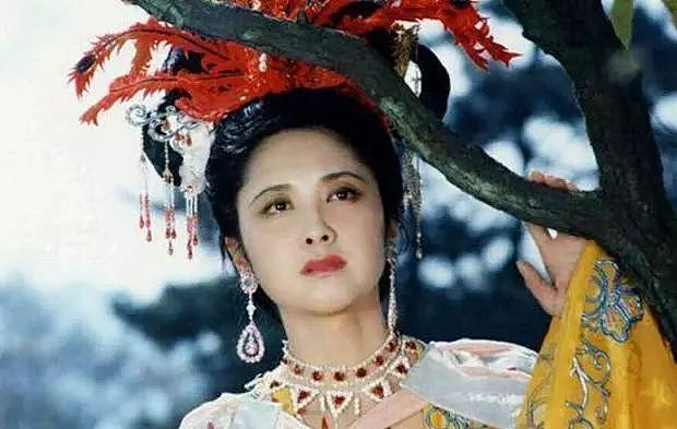 曾被誉为“中国第一美女”，结婚两次却未生子，今66岁优雅老去（组图） - 5