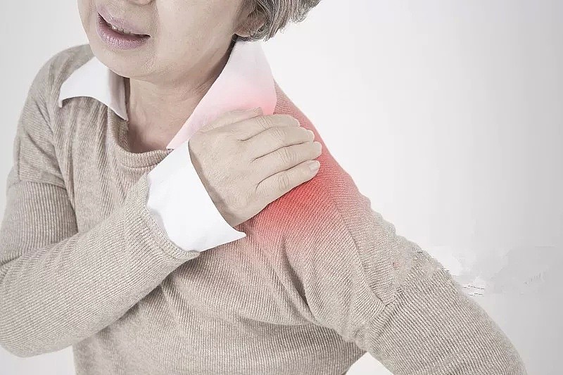 女子右肩疼了大半年，一查竟是癌症！医生：这些疼痛都是前兆（组图） - 2