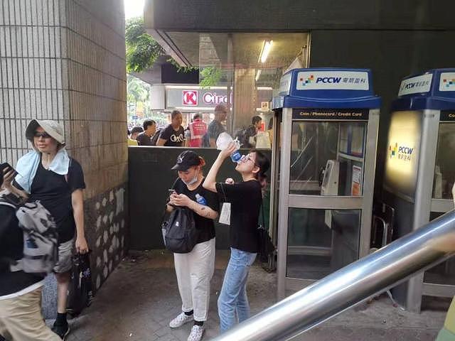 环球时报记者现场直击：香港暴徒围堵中联办绝非临时起意