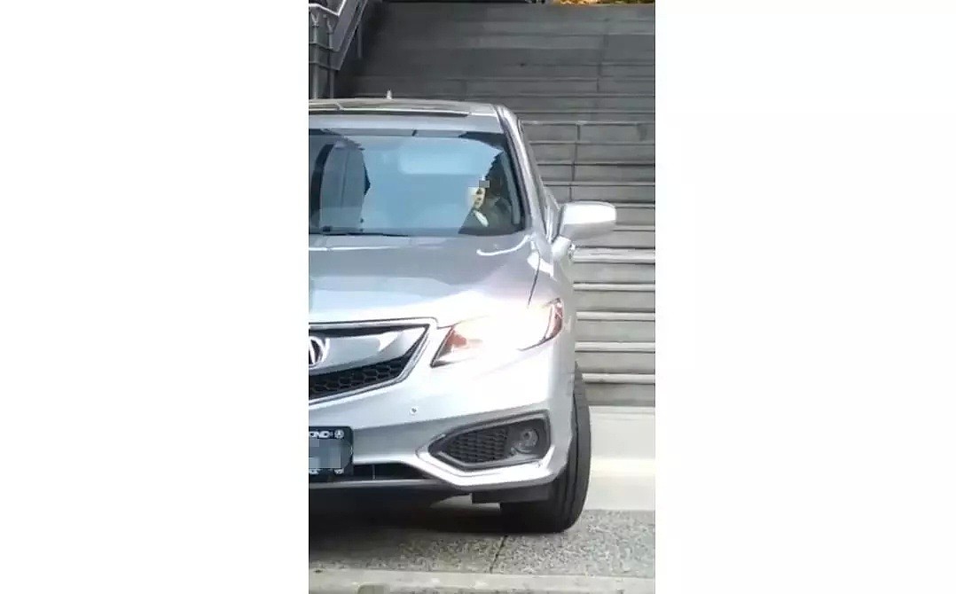 视频疯传! 亚裔大妈开着车冲下20层楼梯 下一个动作竟然是……（组图） - 5