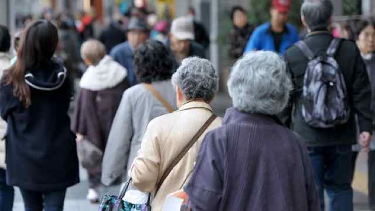 日本88岁“硬核奶奶”夜店蹦迪，送外卖，当模特，简直无所不能！（组图） - 8