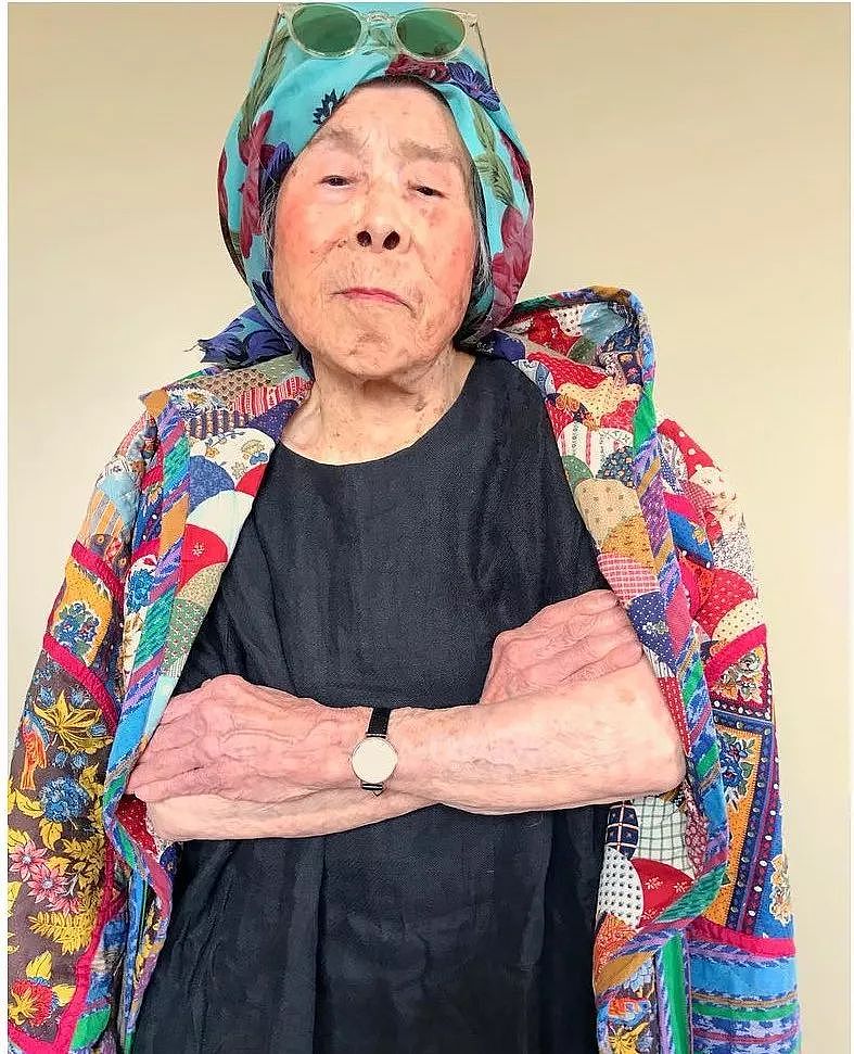 日本88岁“硬核奶奶”夜店蹦迪，送外卖，当模特，简直无所不能！（组图） - 15