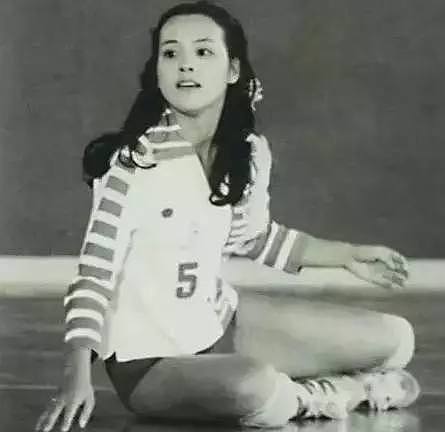 她曾是风靡中国的排球女将，还是马云“初恋”，却被婆婆殴打，身患癌症，如今……（组图） - 5