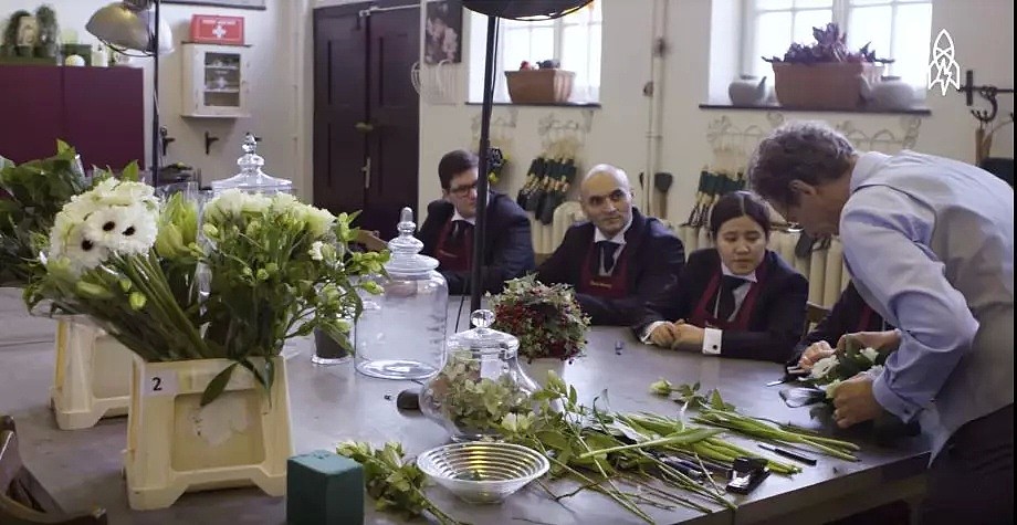 英国管家辞职，凯特和梅根都留不住！年薪百万，轻松秒各种老总和CEO（组图） - 26