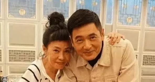 周杰伦结婚1个亿，黄晓明结婚2个亿，他身价过亿，只花了“15元”（组图） - 7